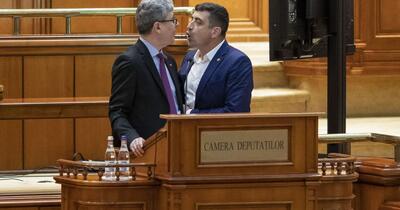 Liberalul Virgil Popescu îl atacă pe George Simion și anunță dezvăluiri despre „jaful de la Gorj”: „Gestul mâinilor legate ți se potrivește perfect”