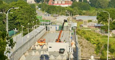 Cum a reușit un zvon rostogolit online să dea peste cap un oraș de graniță din Estonia: „Cum poți dovedi că ceva nu există cu adevărat?”