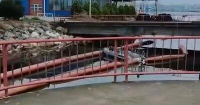 Imagini cu drona maritimă înainte de explozie: s-a blocat într-un baraj din Portul Constanța, la 4 km de un depozit cu azotat de amoniu