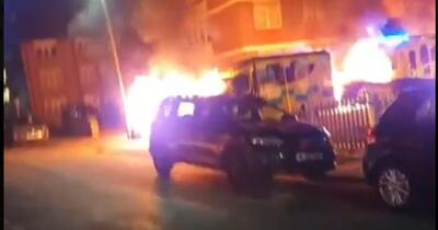 Exploziii la Londra: mai multe ambulanțe au fost incendiate într-un cartier evreiesc. Trei persoane mascate surprinse în timp ce dau foc