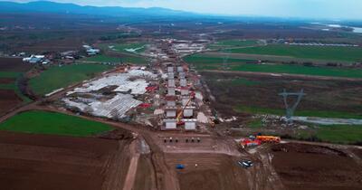 Un viaduct uriaș va lega sectoarele Adjud-Bacău pe Autostrada Moldovei A7. Umbărescu a mobilizat sute de muncitori în zonă