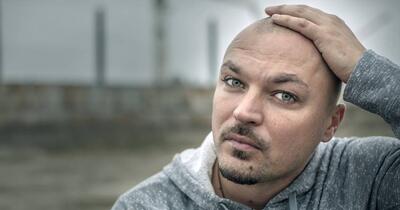 Controversă la concertul lui Puya: Reacția rapperului la un fan pe stâlp a devenit virală