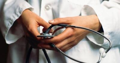 Doi doctori acuzați de ucidere din culpă după moartea unui pacient în vârstă de 60 de ani. Detalii cutremurătoare din ancheta procurorilor