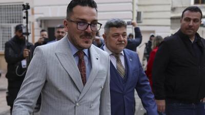 Scandal între „suveraniști”: Makaveli îl acuză pe senatorul Ninel Peia că a luat mită de la patronul Realitatea Plus 