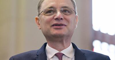Luca Niculescu merge până la capăt: premierul desemnat nu renunță la mandat