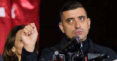 Mai susține AUR moțiunea? Simion atacă PSD și acuză un jaf de 10 miliarde în programul SAFE