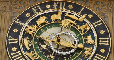 Horoscop luni, 23 martie. Nativii unei zodii au șanse să primească o mărire de salariu