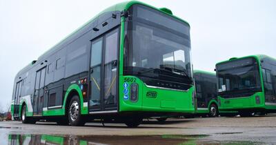 Toate detaliile despre troleibuzele chinezești introduse luni pe trei linii din București. Ce ar trebui să știe călătorii înainte de a le utiliza