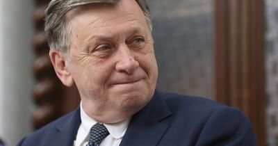 Crin Antonescu rupe tăcerea privind posibila implicare a liberalilor în trucajul pozelor cu Nicușor Dan, Ponta și Coldea