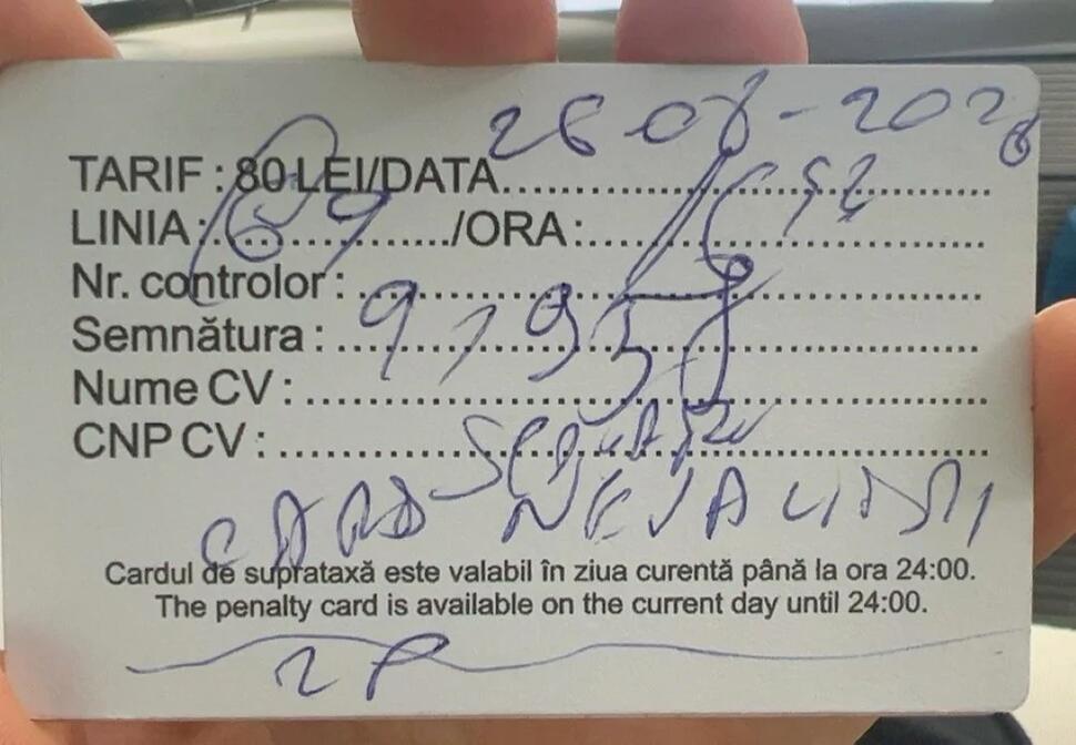„Am crezut că mă ajută pentru că îmi fusese respins cardul” / Păţania unui turist britanic amendat, fără să ştie, într-un autobuz STB din Capitală