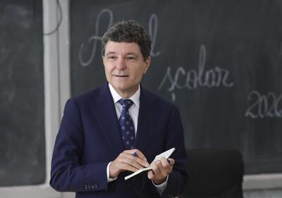La deschiderea noului an școlar, Nicușor Dan a refuzat toate întrebările despre politică