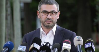 Manole îl provoacă pe Mureșan la discuții despre Legea salarizării: „Sigur nu ești pe plajă”
