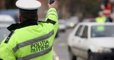 A încercat să mituiască un polițist cu 1.000 de lei, apoi a ridicat oferta la 2.000 de euro. Ce a urmat