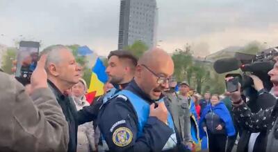 VIDEO Radu Berceanu, alungat de Ceaușescu din Piața Victoriei, unde venise să-l susțină pe Bolojan... Berceanu, precursorul rozătoarelor de astăzi...