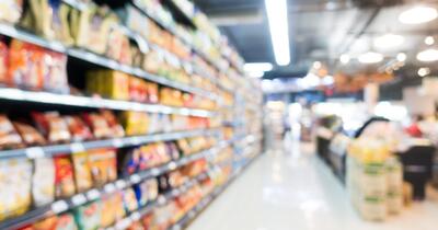 Marile rețele comerciale își reduc consumul, în timp ce guvernul pregătește un mecanism de urgență