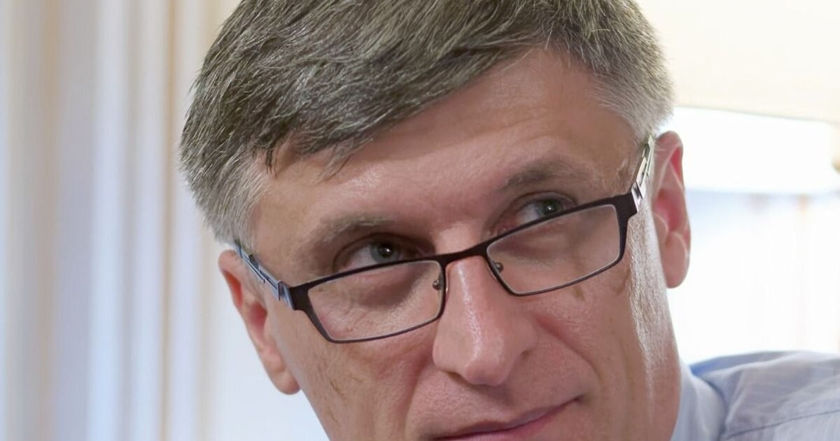 Fostul consilier prezidențial Cătălin Avramescu, vizat de percheziții DIICOT în dosarul de pornografie infantilă