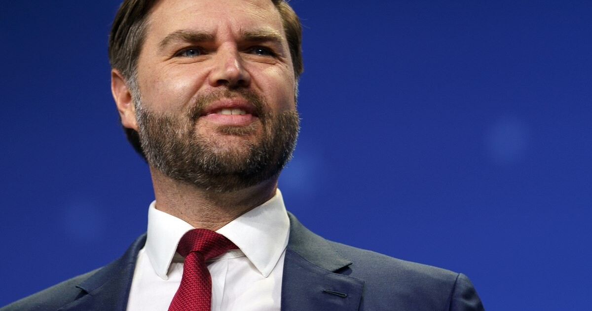  „Sunt mai curios decât oricine altcineva. Mă obsedează”/JD Vance promite să dezvăluie „adevărul despre extratereștri”...