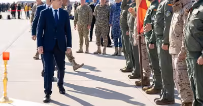 Nicușor Dan confirmă doborârea a două drone ostile de către militarii Bazei 86 Aeriene