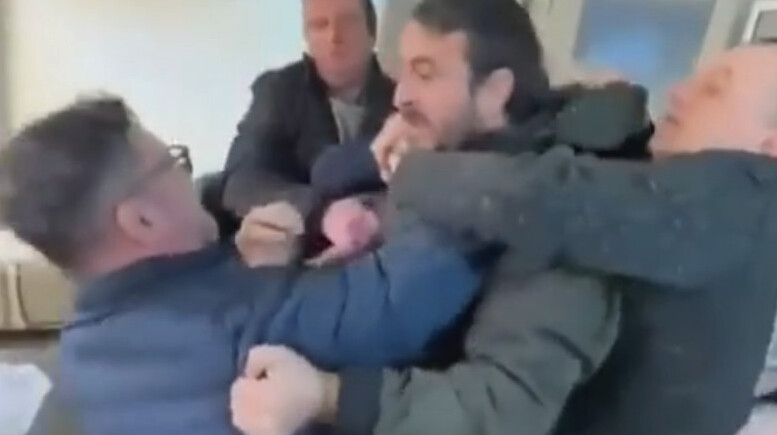 „Bă, tu mă faci pe mine borfaș? Mi-am dat viața pentru partid”/Bătaie în AUR