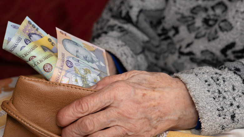 Declinul demografic și salariile mici împing pensiile spre colaps