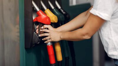 BREAKING Anumite sortimente de motorină au depășit 10 lei pe litru în benzinăriile din România! Nu vin vești bune!