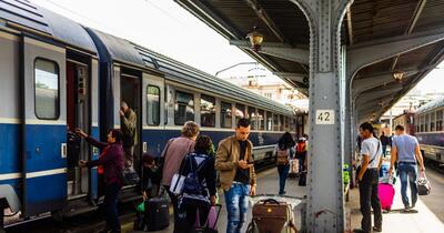 Întârzieri masive de trenuri: canicula perturbă traficul feroviar cu întârzieri de aproape 5 ore
