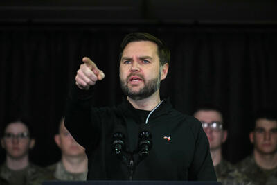 JD Vance își pregătește candidatura la prezidențialele din 2028. A scris o carte despre convertirea la catolicism