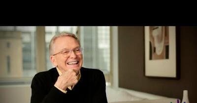 A murit Bob Mackie, legendarul creator de modă al lui Cher și Elton John
