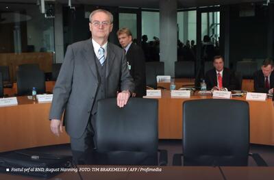 Film curat în Germania/Fostul șef al spionajului german, arestat pentru trădare, o răpire, spionaj și 2.000 de documente secrete vândute