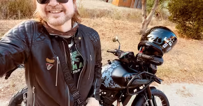 Cum a învins Rikki Rockett cancerul în stadiul IV după eșecul chimioterapiei