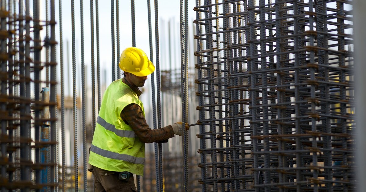 Tulcea: Un medic oncolog lucrează în construcții, deși Spitalul Județean nu are specialiști