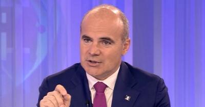 Rareș Bogdan cere parlamentarilor să voteze uniformele obligatorii: „Școala nu este o paradă de modă”