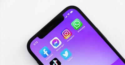 Ți-a fost blocat contul de Facebook sau TikTok? Cum poți ataca legal decizia