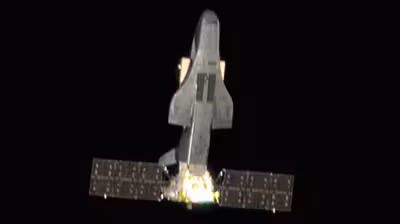 Prima imagine clară cu „Dragonul Divin”, avionul spațial secret al Chinei, arată că e o copie a modelului SUA