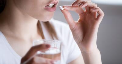 Capcana pastilelor luate „după ureche” la răceală: ce riști prin automedicație