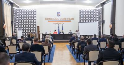 Cum se vor ilustra luptele de la nivelul Guvernului în teritoriu: „Pentru orice funcţie, trebuie să primeşti un acord de la şeful de partid”