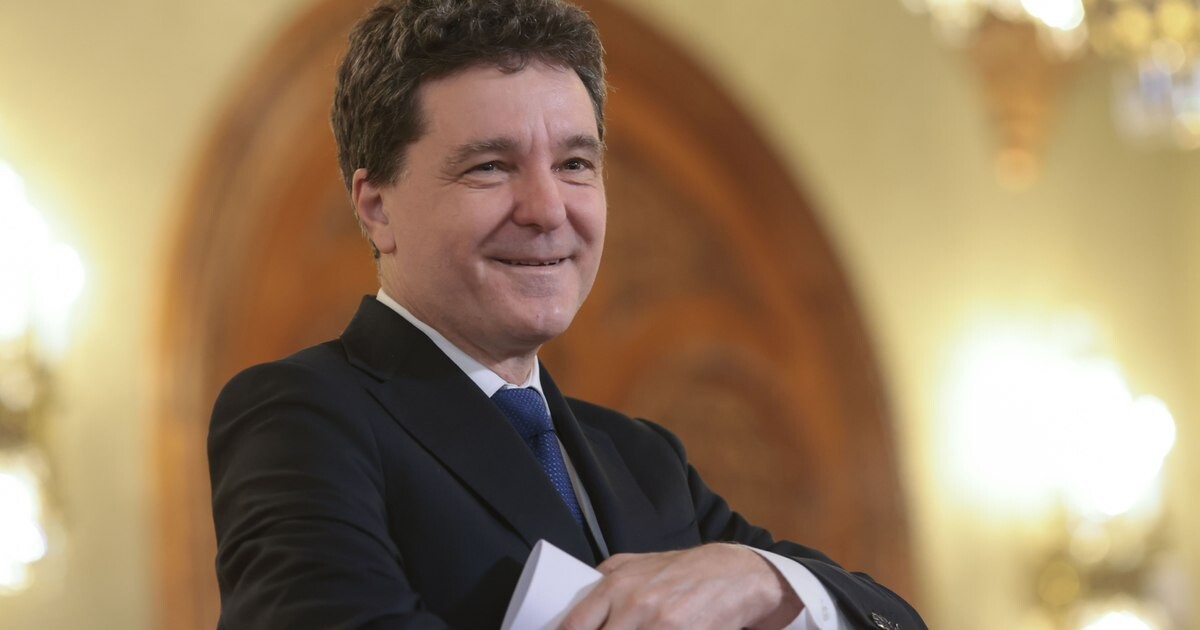 „Dacă v-ați afla într-o barcă cu Bolojan și Grindeanu, pe care l-ați arunca?” Răspunsul dat de Nicușor Dan