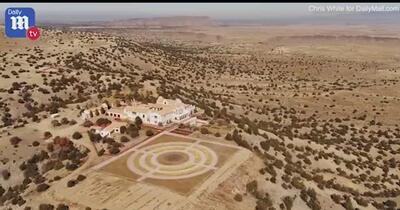 Polițiștii au descins la ranch-ul din New Mexico al lui Epstein. Caută corpurile a două fete strangulate în timpul partidelor de sex