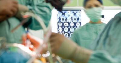 Motivele pentru care peste jumătate dintre medicii rezidenți  din România iau în calcul plecarea din țară