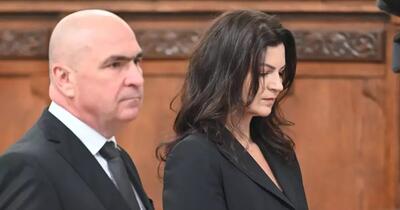 Bolojan, răspuns ambiguu privind transparența averii partenerei, după precedentul Nicușor Dan