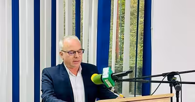 Lăcomia PSD la Slănic Moldova: primarul, prins în flagrant cu șpagă din apa orașului