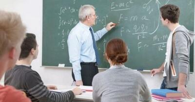 Profesorii primesc 1.500 de lei, în ultima ședință a Guvernului Bolojan. Cum trebuie cheltuite primele