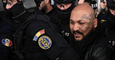 Dani Mocanu a ajuns în țară. Manelistul, sfidător înainte de extrădare: „Merg la pușcărie ca la cofetărie”