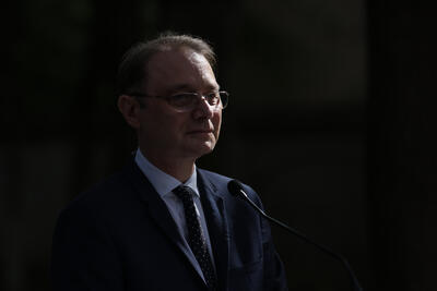 Luca Niculescu testează noul Guvern: voturi de la PNL și întrebarea lui Simion