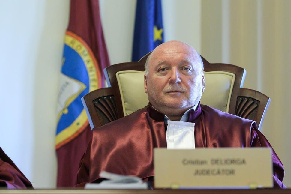 Apar amănuntele din zborul spre Mykonos: șeful Camerei de Comerț încearcă să justifice prezența unui judecător CCR