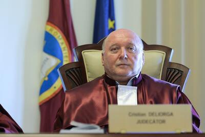Apar amănuntele din zborul spre Mykonos: șeful Camerei de Comerț încearcă să justifice prezența unui judecător CCR