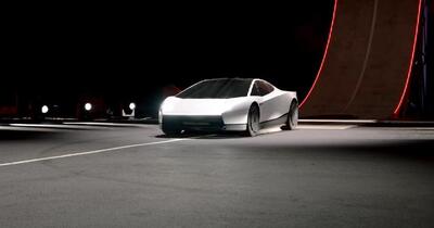 Noul Tesla Roadster sfidează fizica: sare în aer și merge cu roțile în sus