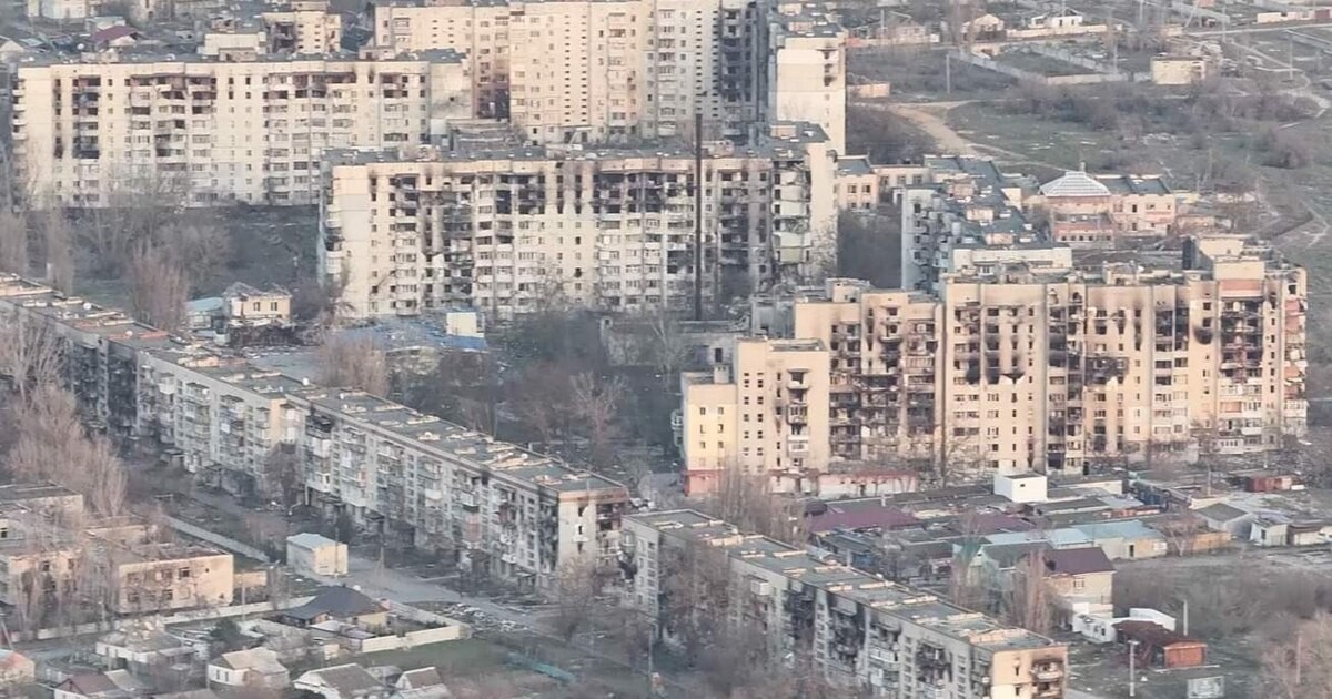 „Oamenii nu mai trăiesc. Așteaptă moartea”/Orașul transformat de ruși într-un lagăr al morții, în care banii nu mai cumpără nimic