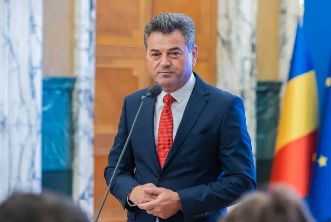 Țara în care am ajuns să trăim... În alte vremuri, ăsta ar fi pățit-o rău de tot. Acum a pierdut doar o sinecură... 