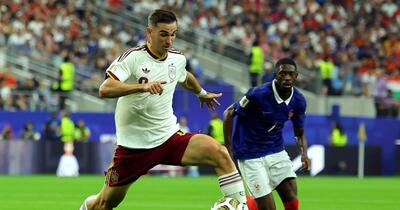 Spania domină Franța în semifinale, 2-0, și avansează în finala Cupei Mondiale